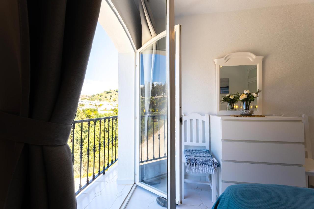Spacious 2-Bedroom Apartment With Free Parking Sitio de Calahonda Zewnętrze zdjęcie