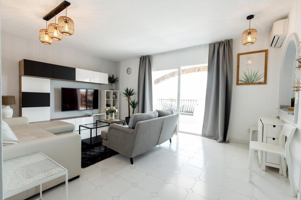 Spacious 2-Bedroom Apartment With Free Parking Sitio de Calahonda Zewnętrze zdjęcie