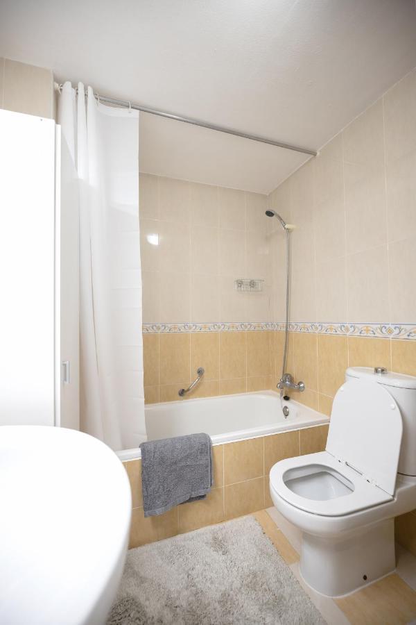 Spacious 2-Bedroom Apartment With Free Parking Sitio de Calahonda Zewnętrze zdjęcie