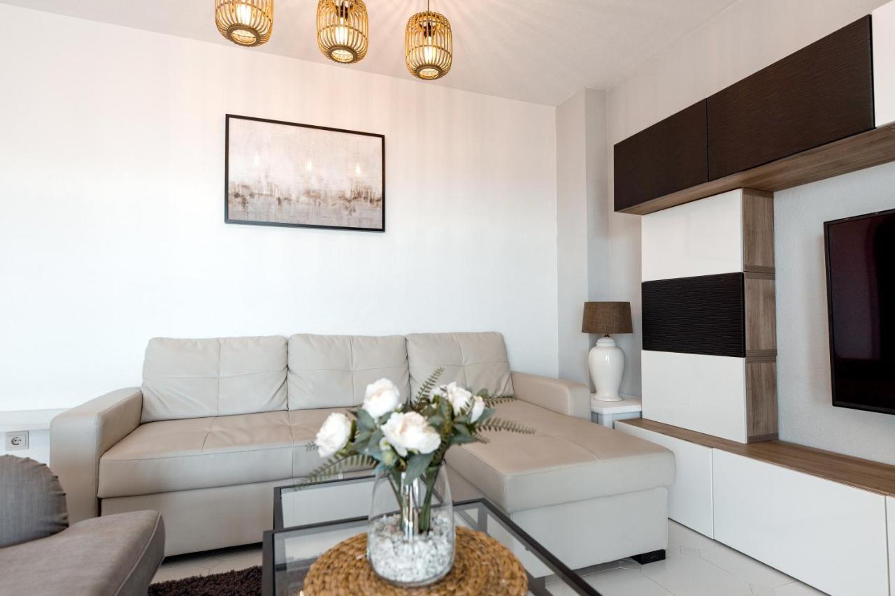 Spacious 2-Bedroom Apartment With Free Parking Sitio de Calahonda Zewnętrze zdjęcie
